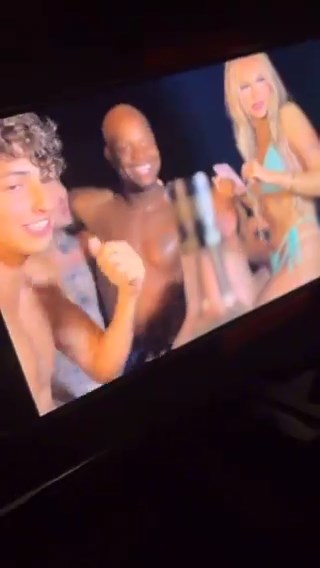 YSL Woody FanBus Porn video